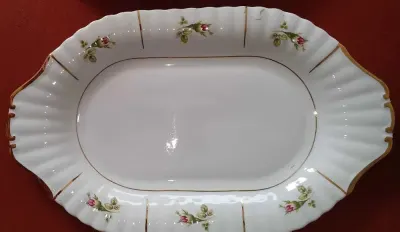 Chodzież porcelana patera Iwona złocona róża — praca Dominik P., Wrocław