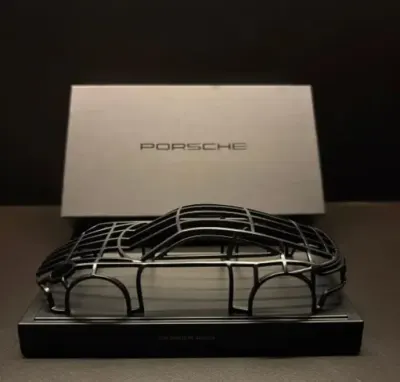 Gadżet / model / ozdoba Porsche 911 992 II Desk Sculpture — praca Roman Z., Wrocław