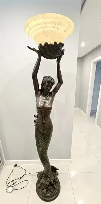 Lampa Podłogowa Syrena z Muszlą – 180 cm — praca Renata W., Wrocław