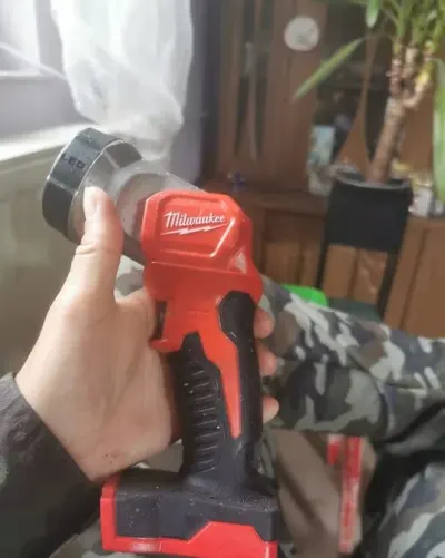 Lampka Milwaukee M 18 TLED — praca Kacper K., Wrocław