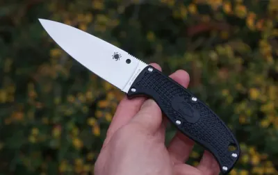 Nóż Spyderco Enuff 2 — praca Magdalena B., Wrocław