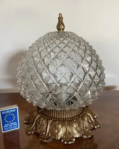 Plafon, szklana lampa karbowana kula, ananas — praca Elżbieta S., Wrocław