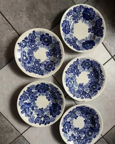 5x talerz fajans włocławek koło dekoracyjny stary PRL habrowy niebieski Patera bialy — praca Wiktoria M., Katowice