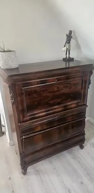 Biurko Antyczny sekretarzyk w stylu Biedermeier z mahoniu 55x105x148 cm — praca Monika S., Wrocław