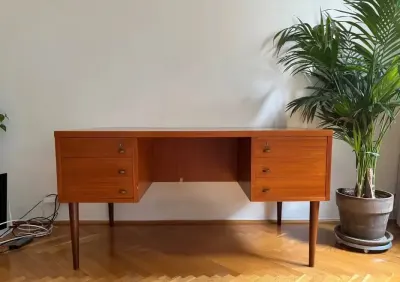 Biurko, lata 70, Dania — praca Dominik W., Katowice