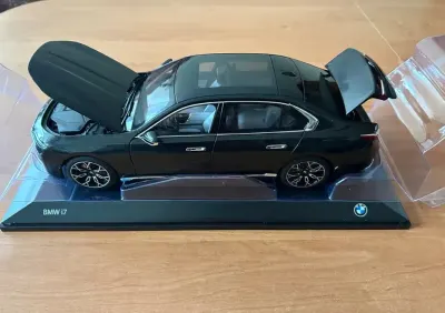 BMW i7 7 G70 1:18 Dealer Edition — praca Igor J., Katowice