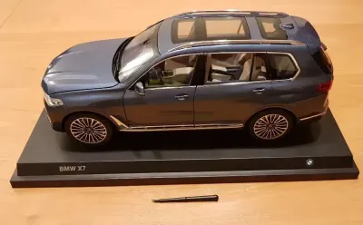 BMW X7 1:18 Kyosho Dealer Edition indyvidual — praca Paweł N., Katowice