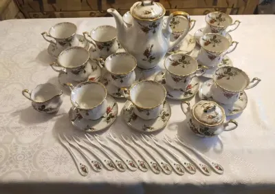 Chodzież  niespotykany zestaw 12 - to osoby kawowo/herbaciny — praca Danuta O., Wrocław
