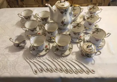 Chodzież  niespotykany zestaw 12 - to osoby kawowo/herbaciny — praca Danuta O., Wrocław