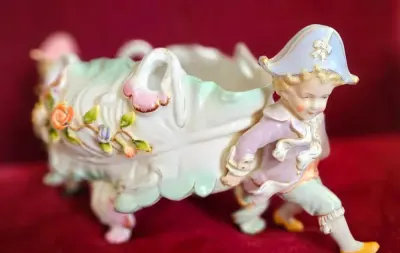 Duża porcelanowa figuralna żardiniera - SPRZEDAŻ OD 9 GRUDNIA — praca Krzysztof M., Wrocław