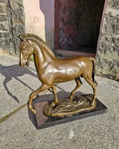 Figura koń braz podstawa  marmur duza — praca Tomasz S., Wrocław