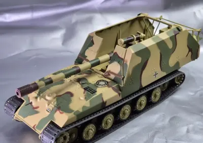 Geschutzwagen Tiger 17cm. Działo samobieżne 1:43 — praca Renata O., Wrocław