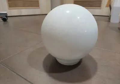 Klosz kula biały mleczny z gwintem do lampy 18 cm — praca Krzysztof A., Katowice