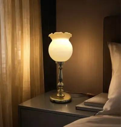 Lampa stołowa vintage retro, klimatyczna metal szkło — praca Tadeusz K., Wrocław