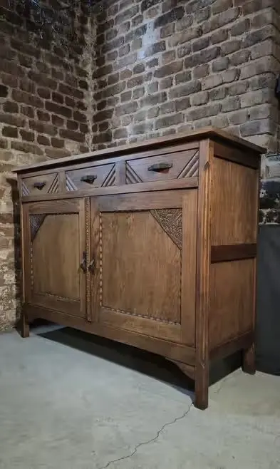 Nr. 1202  Bufet dębowy z wczesnego Art Déco — praca Monika K., Katowice