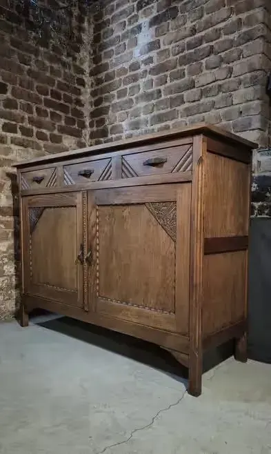Nr. 1202  Bufet dębowy z wczesnego Art Déco — praca Monika K., Katowice