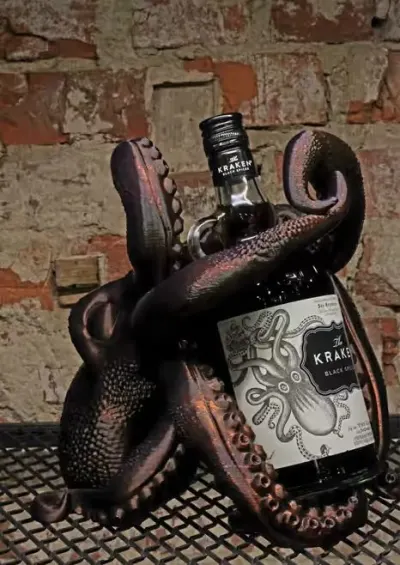 Podstawka stojak na alkohol - rum Kraken  - druk 3D na zamówienie — praca Michał, Katowice