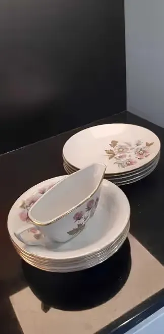 Porcelona Chodzież - talerze i sosjerka PRL — praca Wiola, Katowice