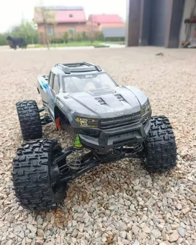 Traxxas X-Maxx 8S – Potężna terenówka RC po dużym serwisie i ulepszeniach — praca Michał, Katowice