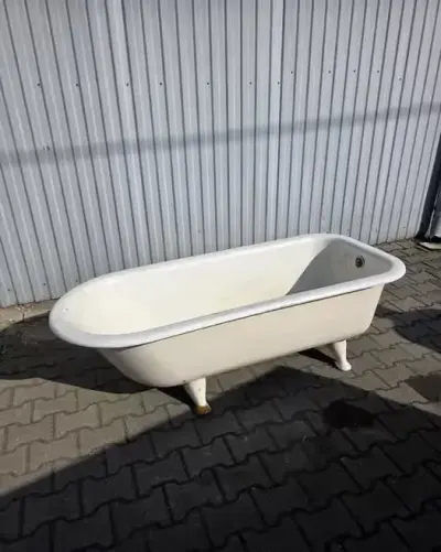 Wanna do renowacji — praca Błażej, Katowice