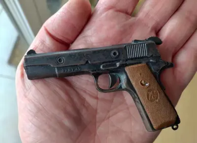 Zylmex Zee Toys N. 1115 Colt M1911 A1, Metalowa miniatura pistoletu — praca Artur, Wrocław