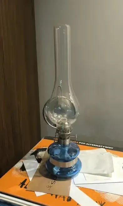 Lampa naftowa PRL rozmiar 8". Niebieska. — praca Mariusz, Ełk