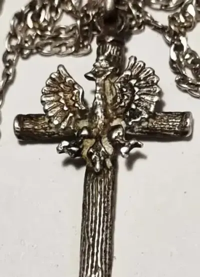 Przedwojenny Srebrny Krzyżyk Patriotyczny z Orłem (Pamiątka II RP, 3g) — praca Joan, Dąbrowa Górnicza