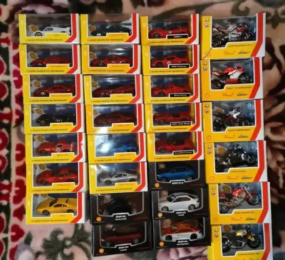 Zestaw Kolekcja modele Shell Ferrari Bmw Ducati 1:43 1:18 — praca Sebastian, Mysłowice