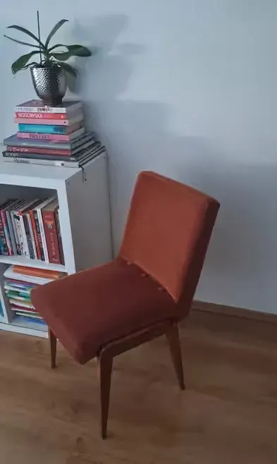 Sprzedam krzesła Chierowski PRL (2 szt.) — praca Piotr, Wrocław