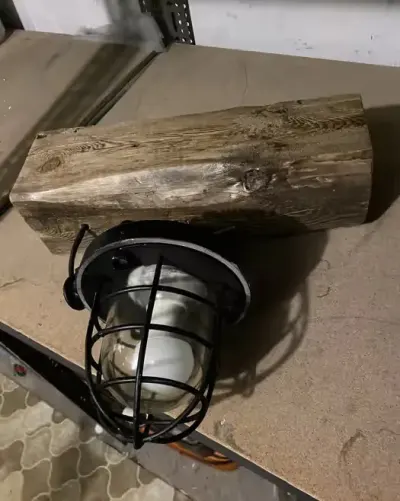 Lampa loftowa vintage — praca Sławomir, Pień