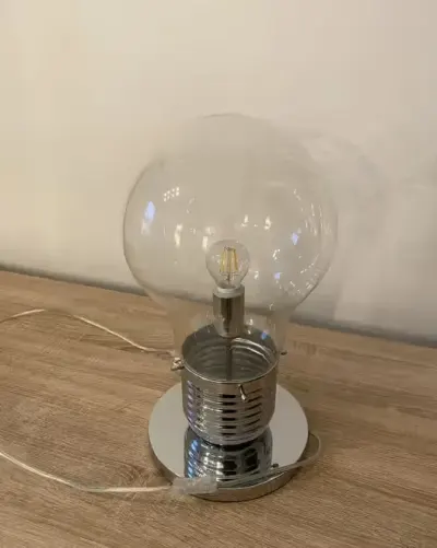 lampa działa fajna stylowa — praca Igor, Wrocław