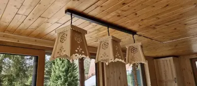 Lampa góralska, drewniana -Styl Zakopiański — praca BAGEND.PL, Zawoja