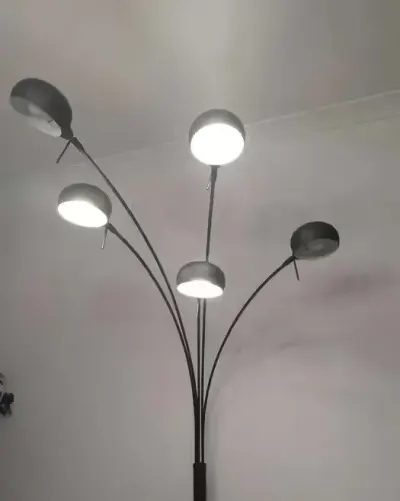 Lampa stojąca duża czarna — praca Ula, Kłodzko