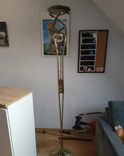 Lampa stojąca ściemnialna z lampką — praca Artur, Wierzchowo