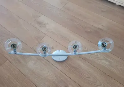 Lampa sufitowa  4 reflektory — praca Iga, Gostyń