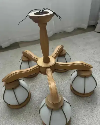 Lampa sufitowa drewniana - żyrandol — praca Mateusz, Zielonki