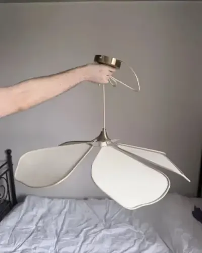 Lampa sufitowa rustykalna kwiat z plotna zlote elementy unikat — praca Miłosz Miotk, Gdańsk