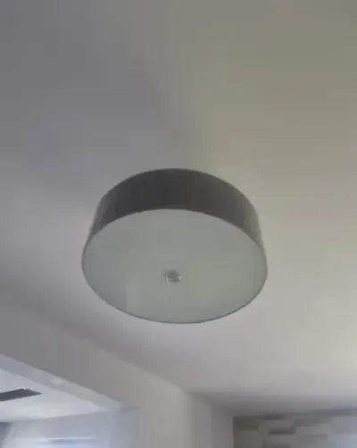 Lampa sufitowa w kolorze szarym — praca Marta, Radom