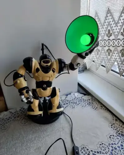 Lampka nocna - robot WowWee — praca Mat, Olsztyn