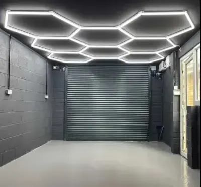 Lampy Hexagon LED 258x245cm Plaster Miodu Sześciokąt Domu Biura Salonu — praca ML-Moto, Nowe Miasto Lubawskie