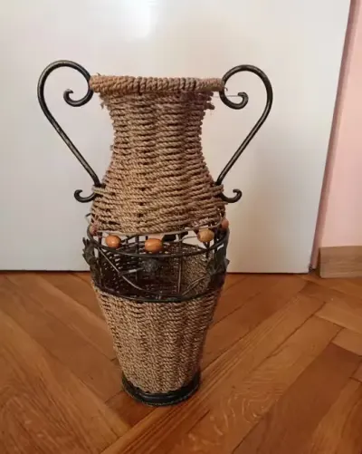 Sprzedam wazon na kwiaty sztuczne lub suche — praca Henryk, Przemyśl