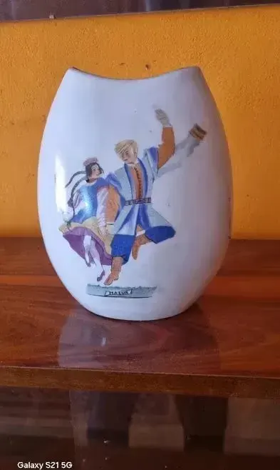 Antyki kolekcja wazon — praca Łukasz J.