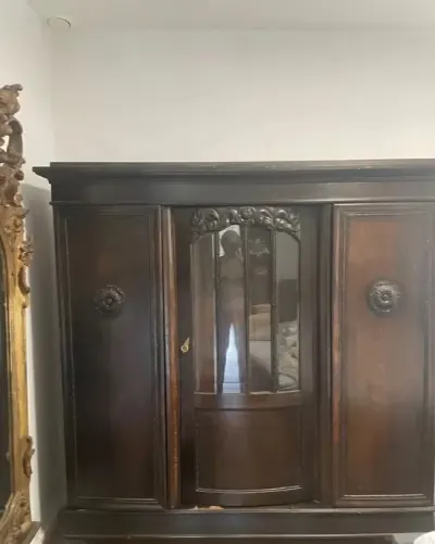 Biblioteka szafa antyk — praca Michał K., Rąbień